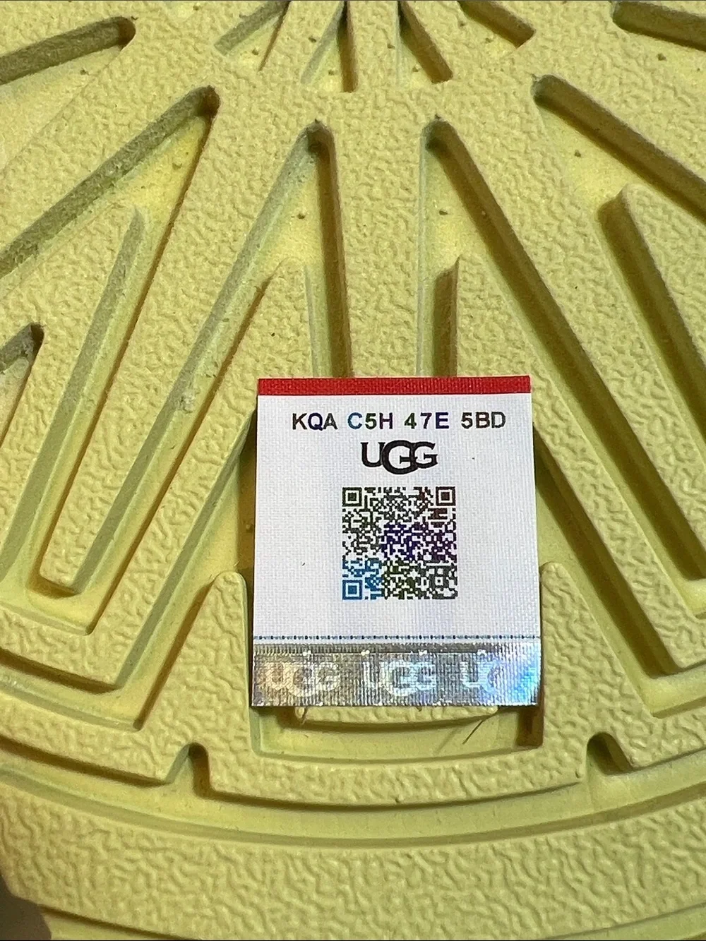 UGG Kids‎ Goldenglow Slide GLDN Yellow Platform Sandals Size 2 Youth New in Box